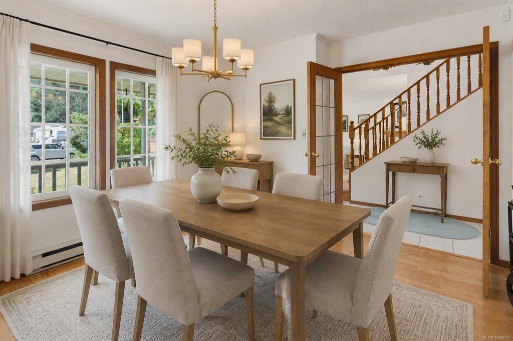 3141 Antrobus Crescent interior