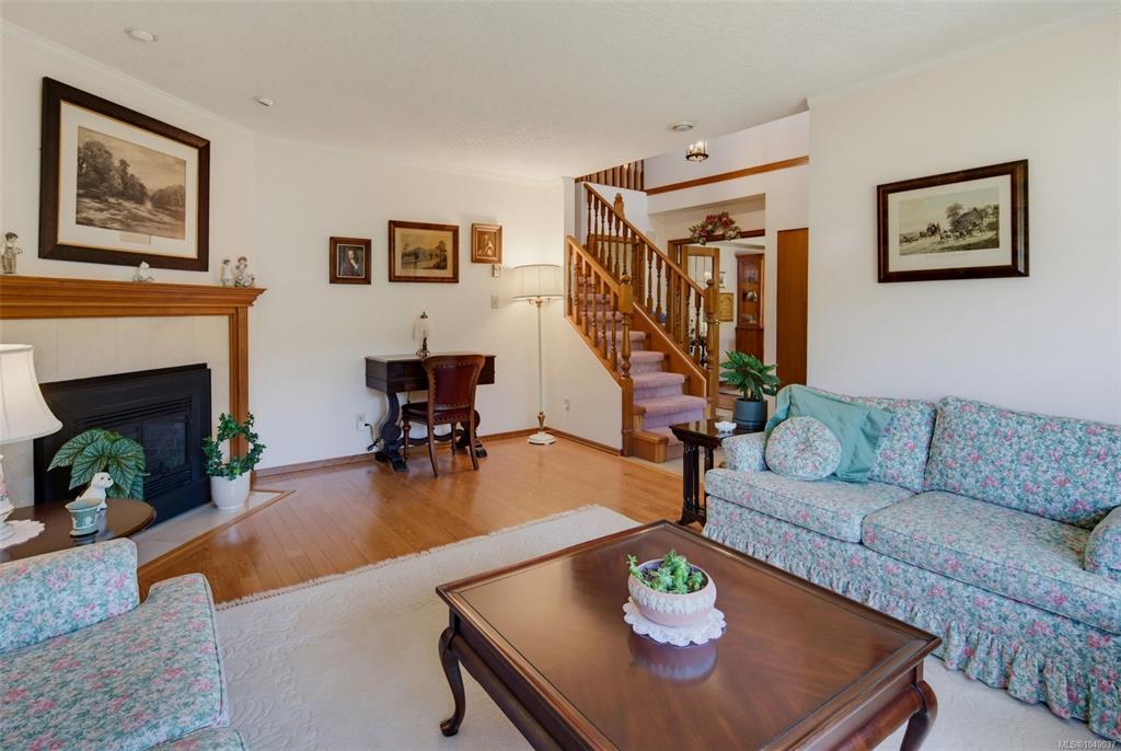 3141 Antrobus Crescent interior