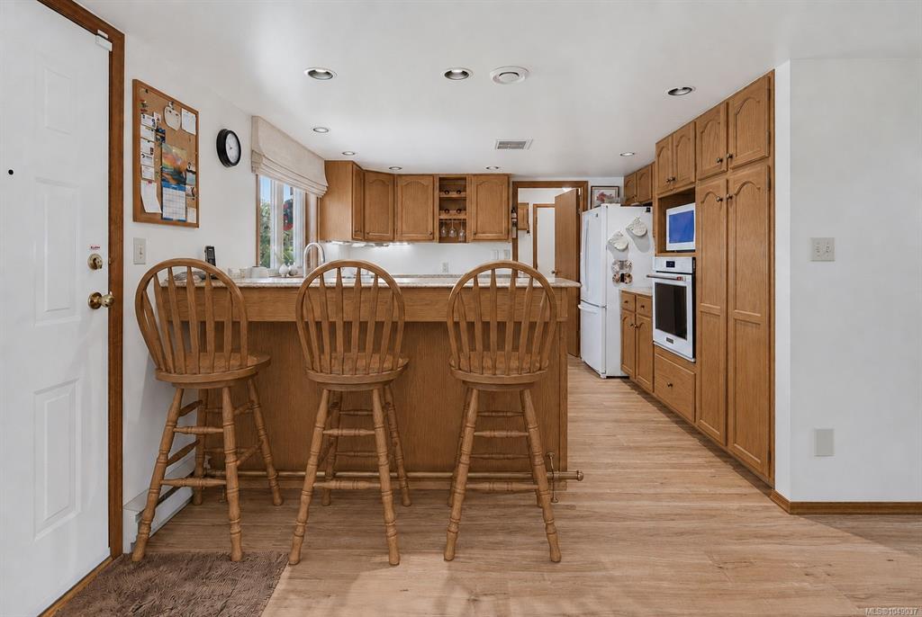 3141 Antrobus Crescent interior