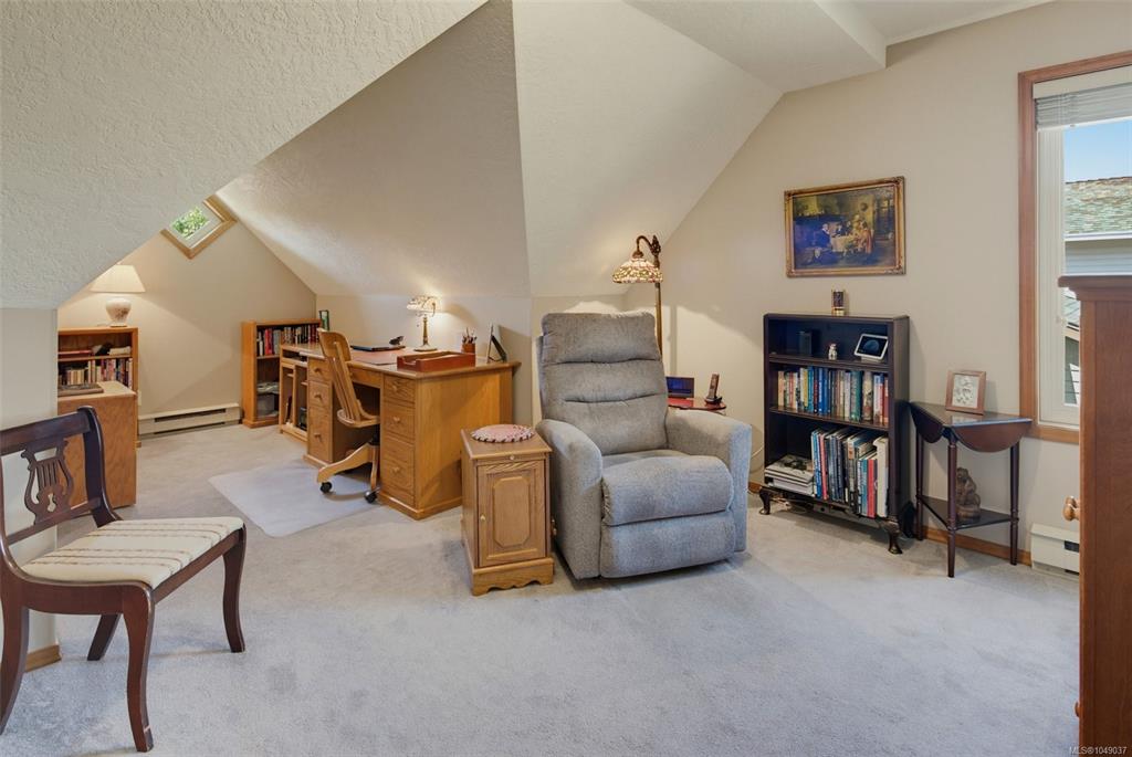3141 Antrobus Crescent interior